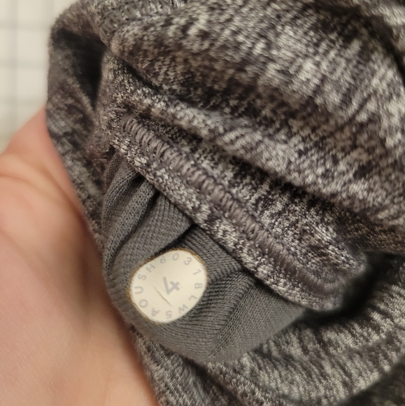 Lululemon heathered grey wunder unders 🩶 - Picture 4 of 5